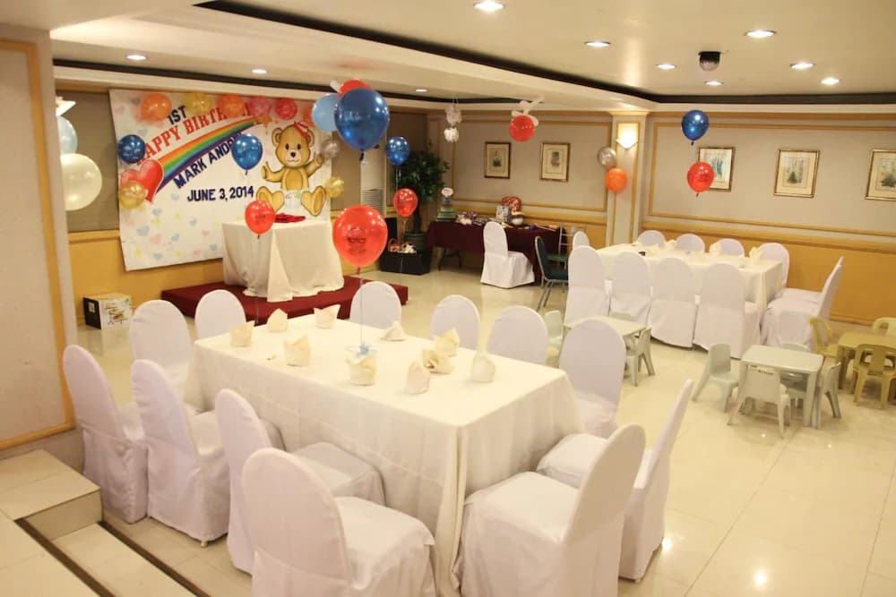 Banquet hall