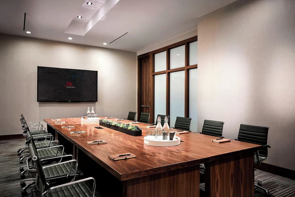 Meeting facility