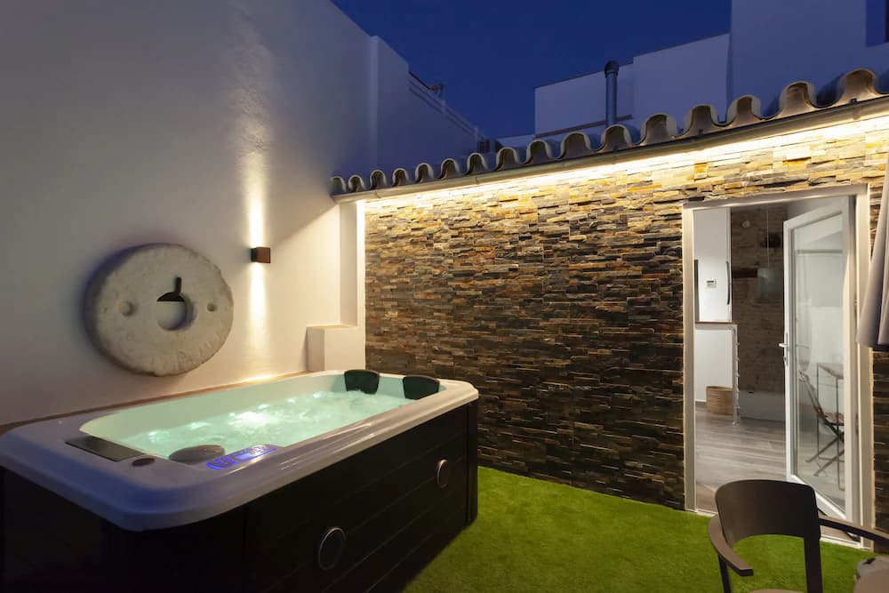 Jetted tub