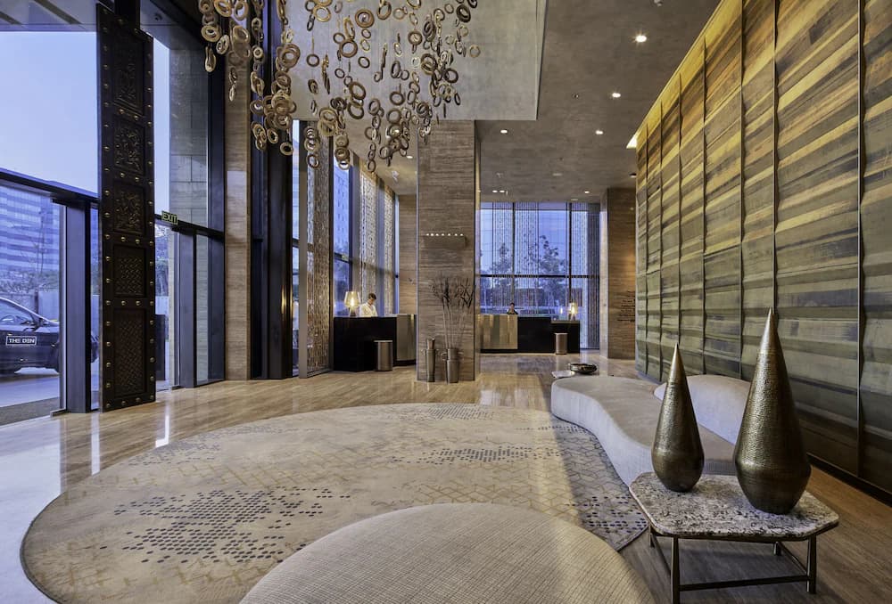 Lobby lounge