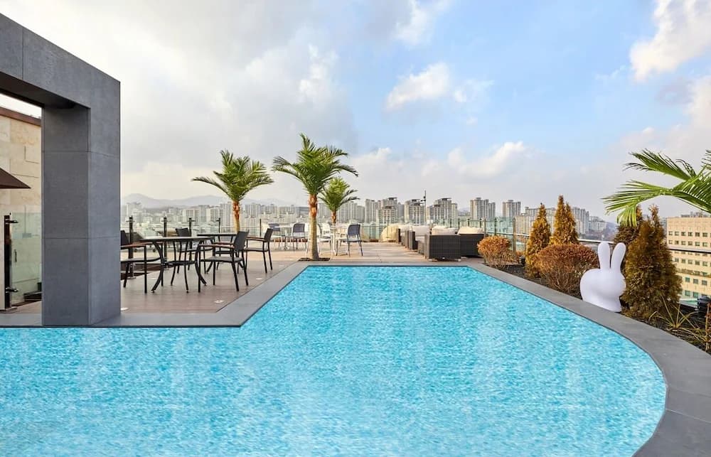 Rooftop pool
