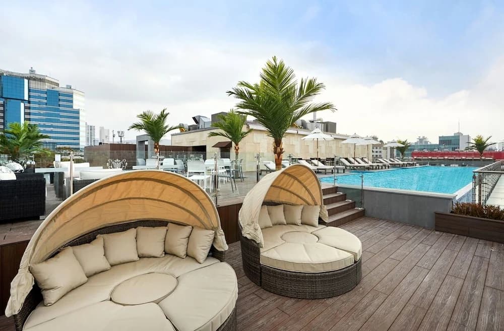 Rooftop pool
