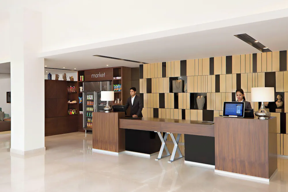Lobby lounge