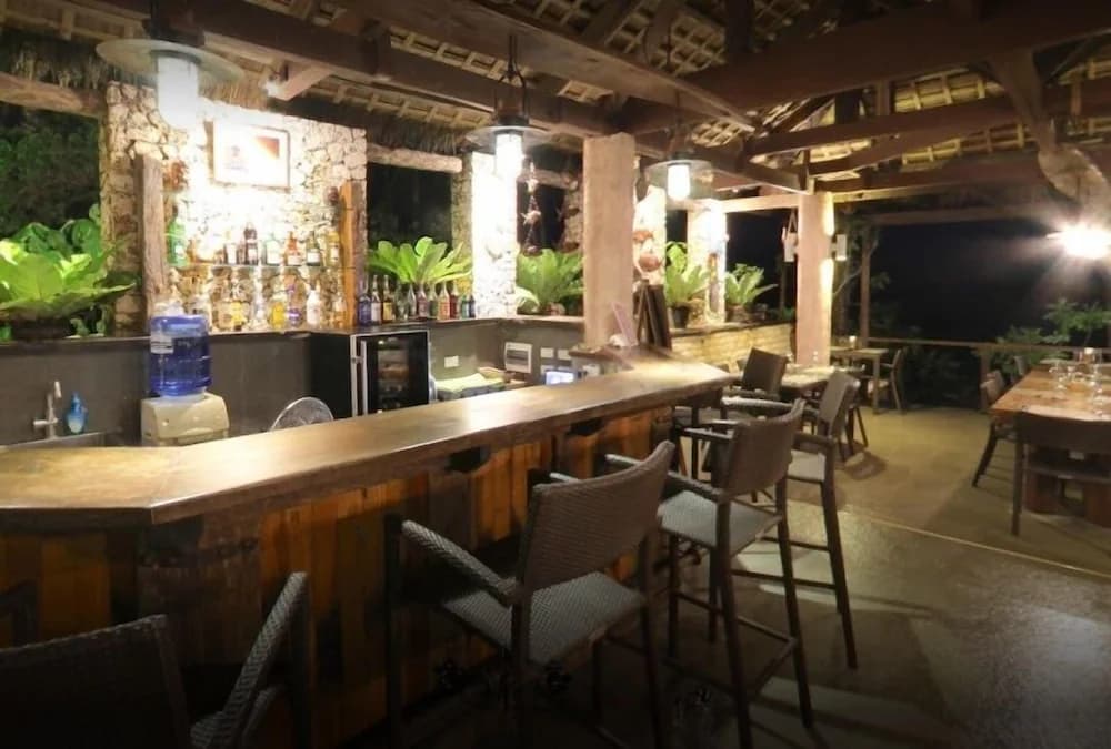Poolside bar