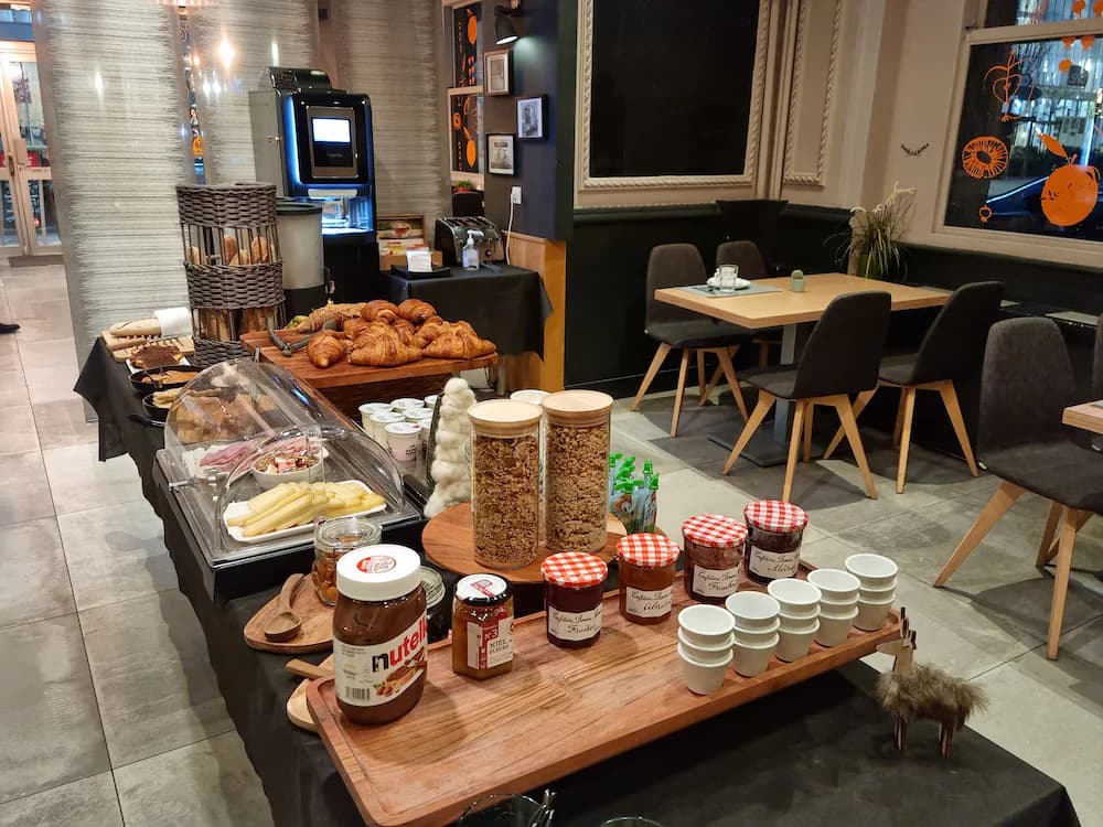 Breakfast buffet
