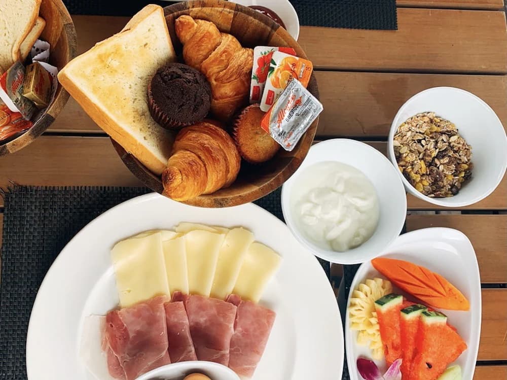 Breakfast meal