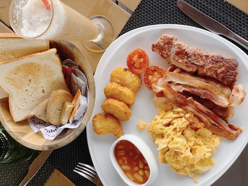 Breakfast meal