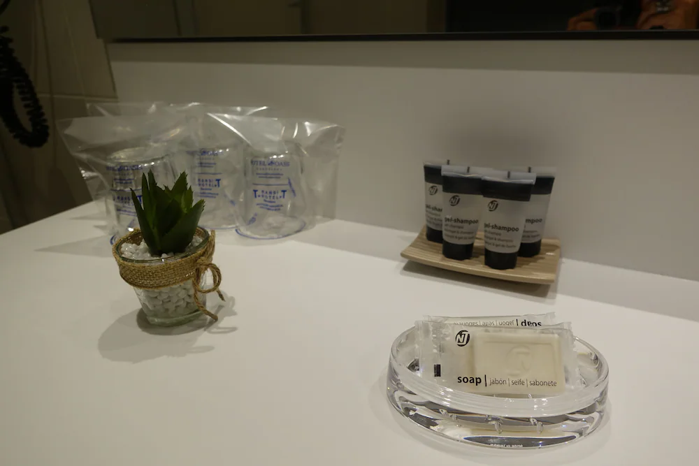 Bathroom amenities