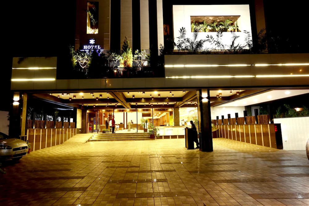 Front of property - evening/night