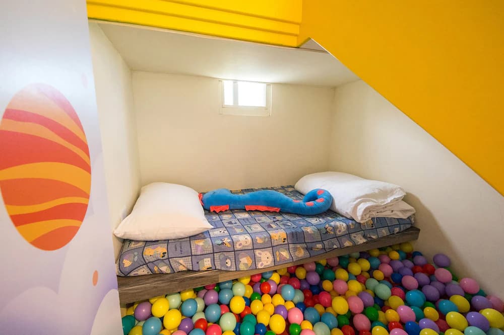 Children's theme room