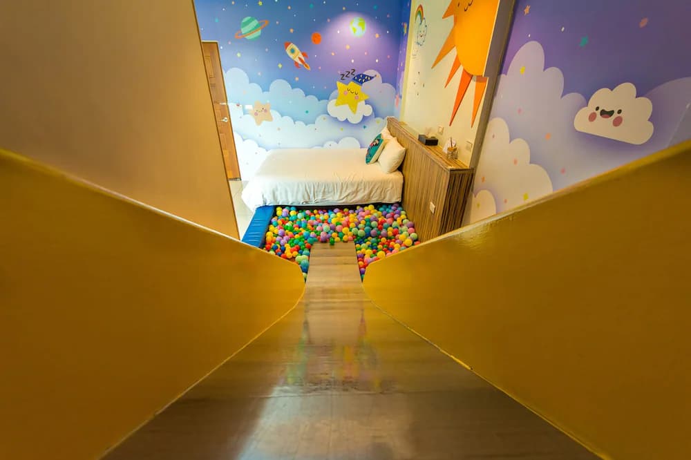 Children's theme room