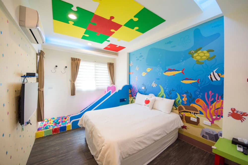 Children's theme room