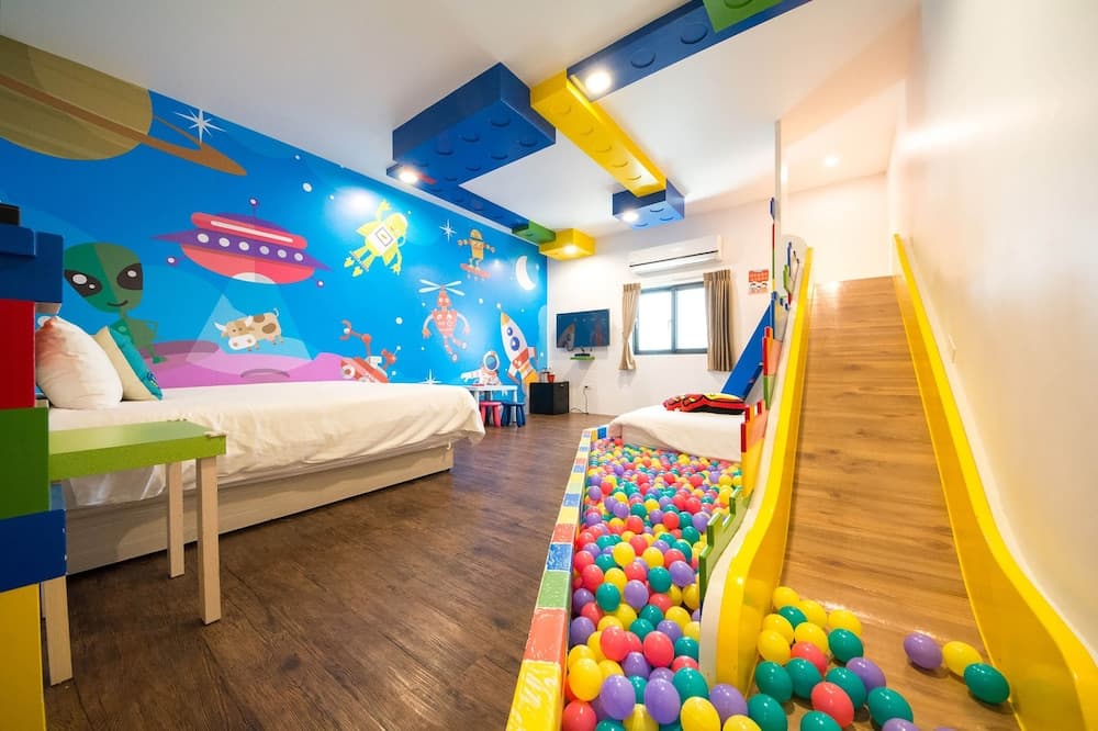 Children's theme room