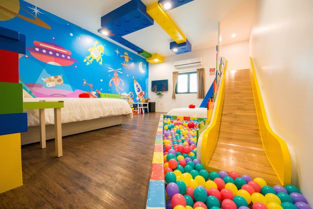 Children's theme room