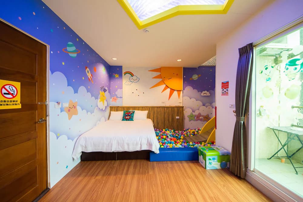 Children's theme room