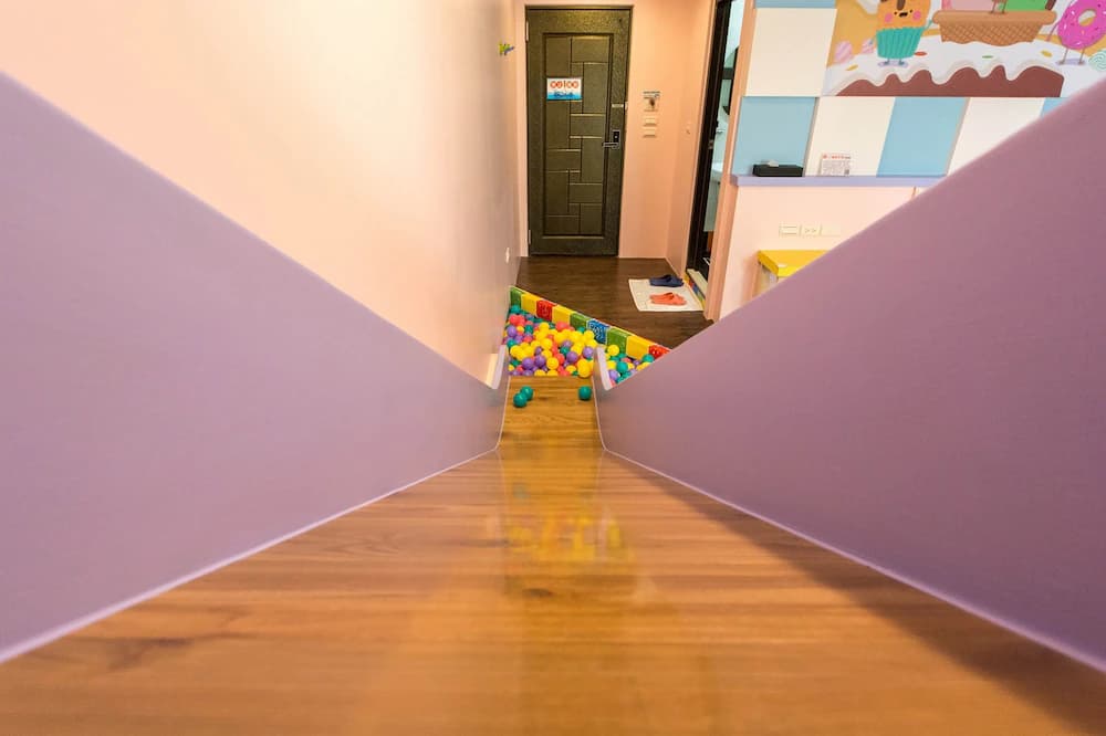 Children's theme room