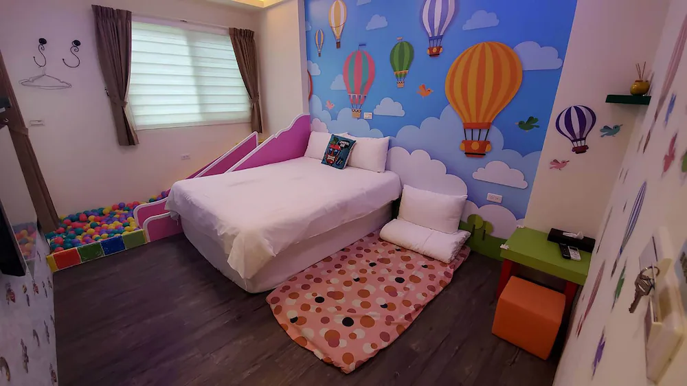 Children's theme room