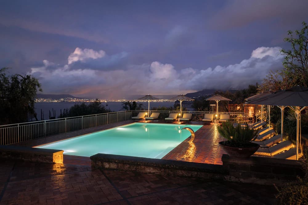 Rooftop pool