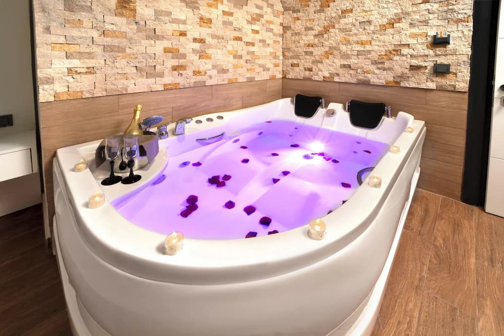 Jetted tub