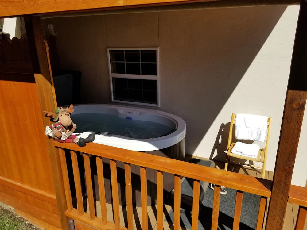 Jetted tub