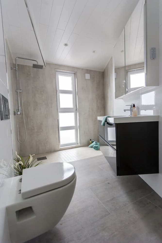Bathroom amenities