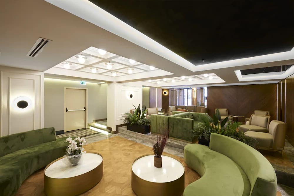 Lobby lounge