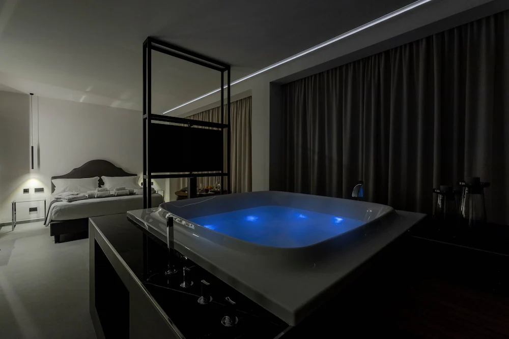 Private spa tub