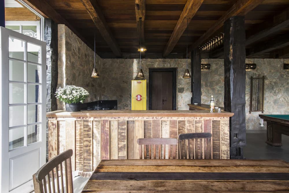 Poolside bar