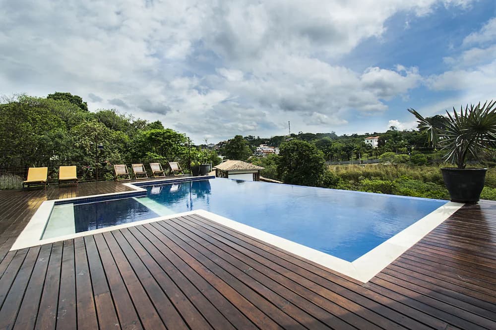 Infinity pool