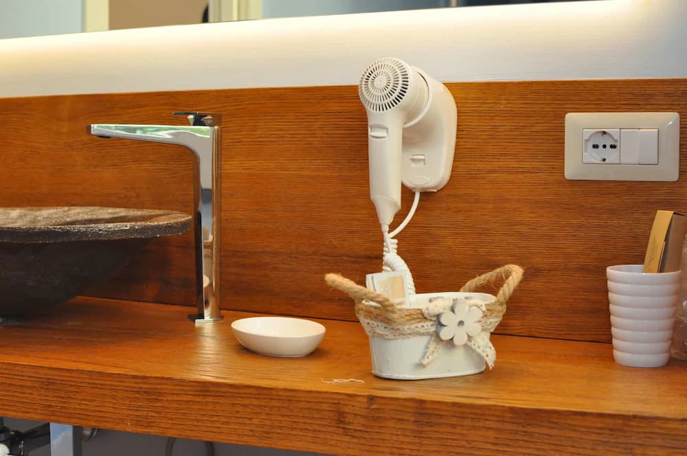 Bathroom amenities