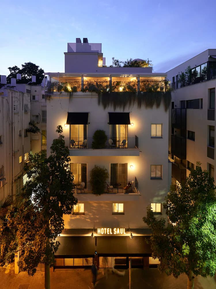 Front of property - evening/night