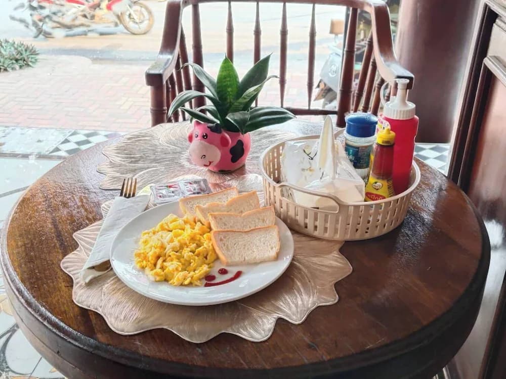 Breakfast meal