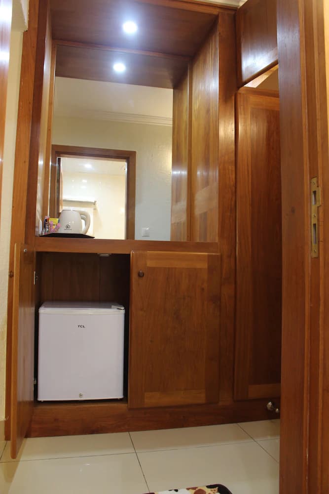 Mini-refrigerator