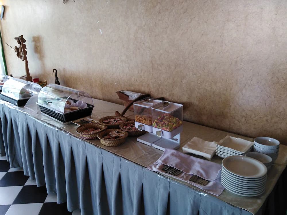 Breakfast buffet