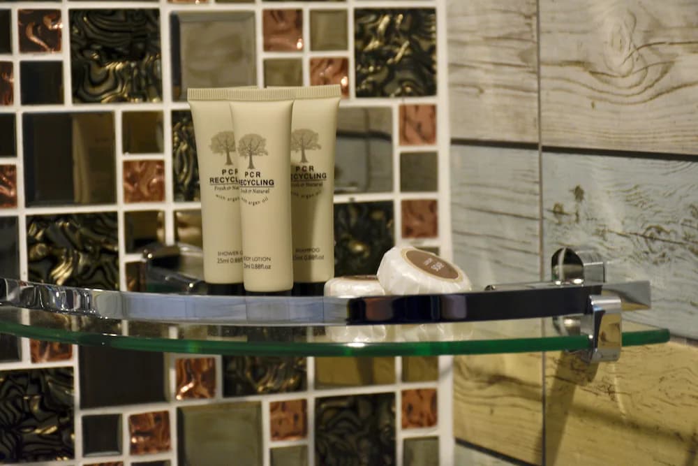 Bathroom amenities