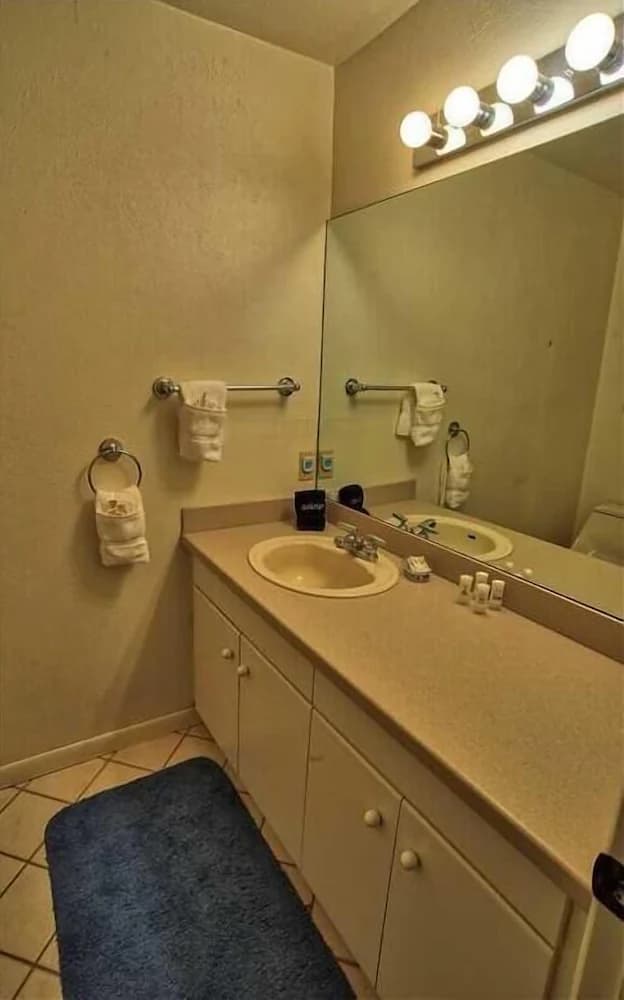 Bathroom sink
