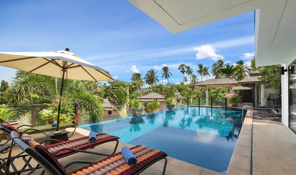 Infinity pool