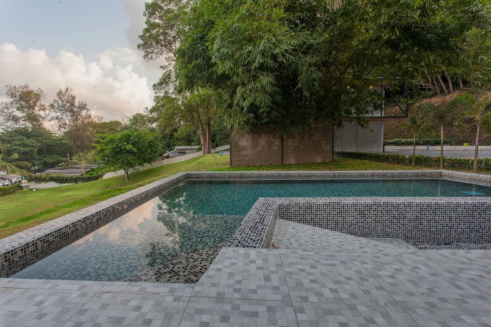 Private pool