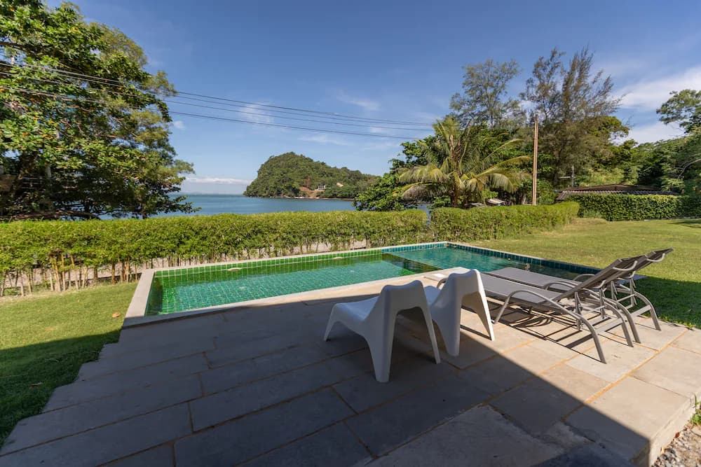 Private pool