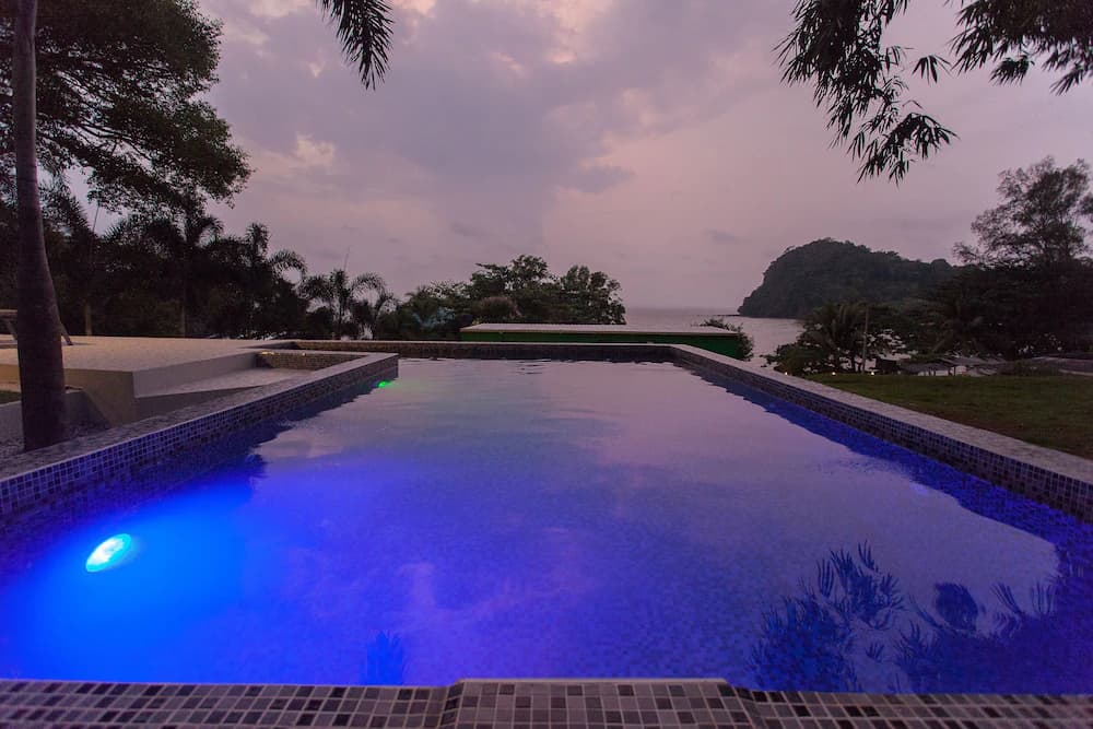 Private pool