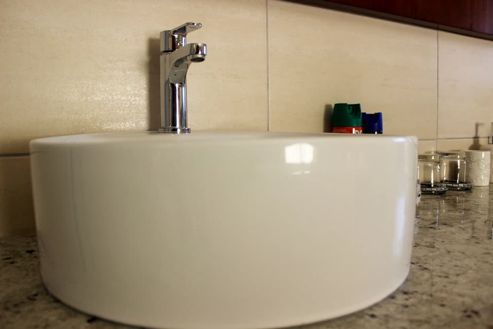 Bathroom sink