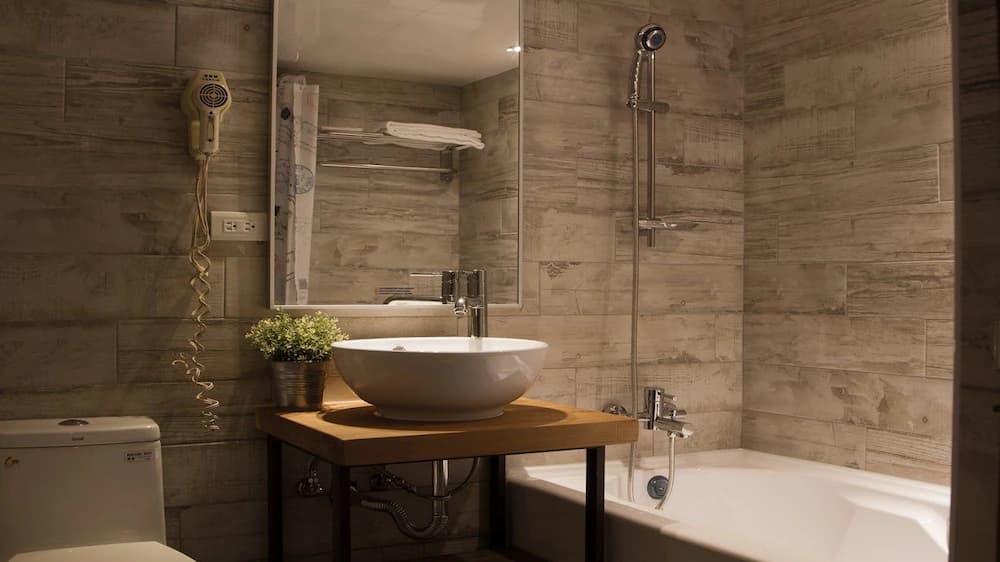 Bathroom shower