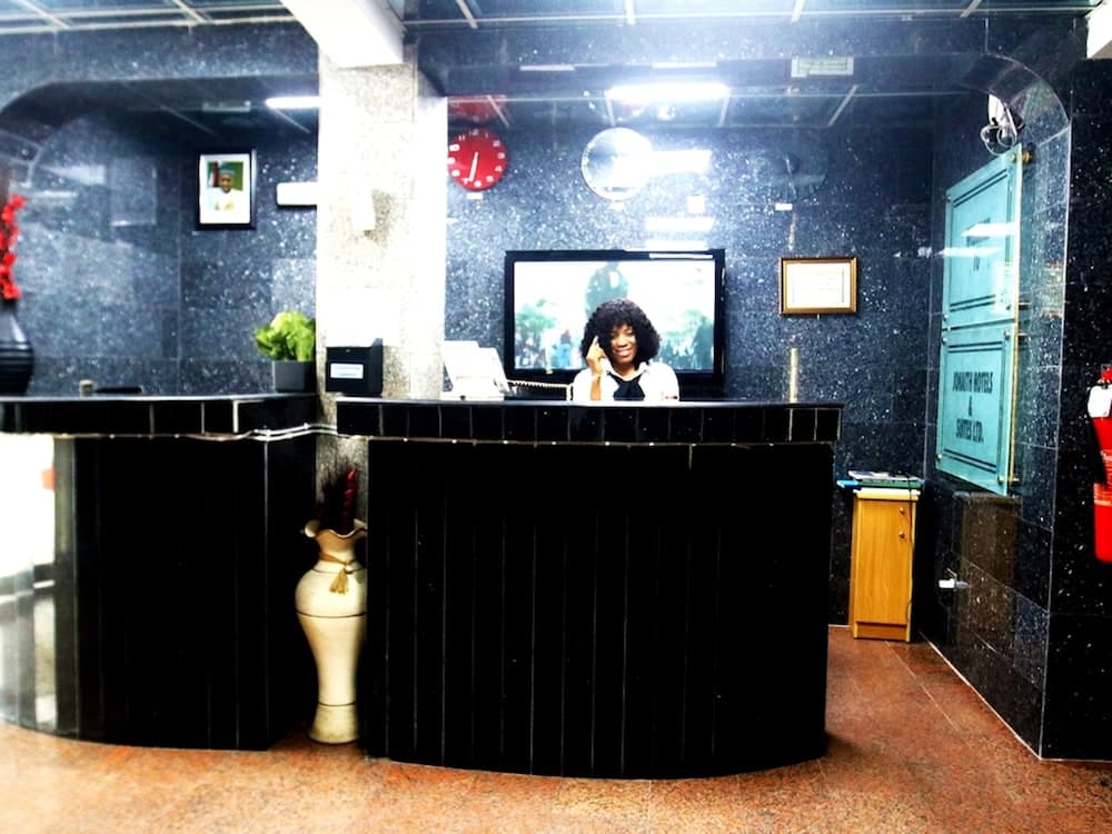 Check-in/check-out kiosk