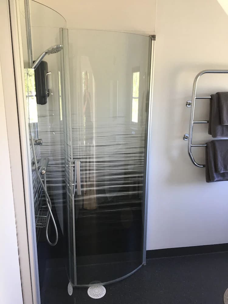 Bathroom shower