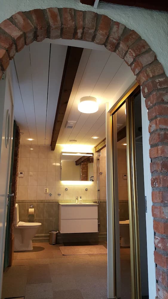 Bathroom amenities