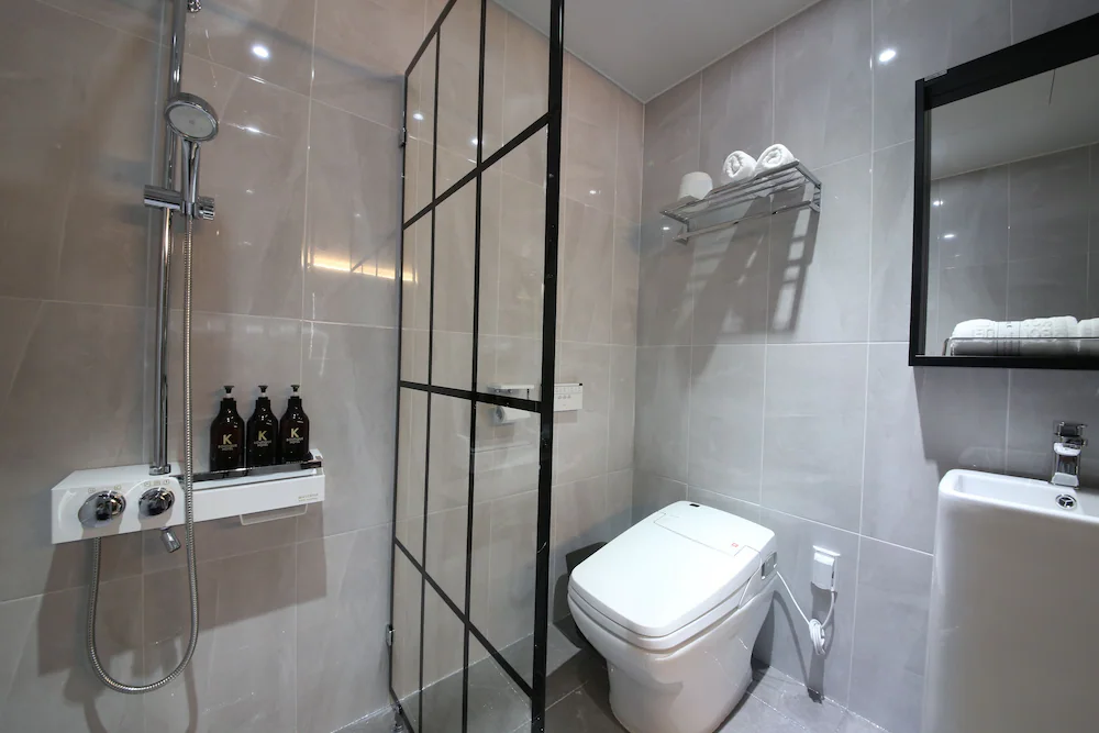 Bathroom shower