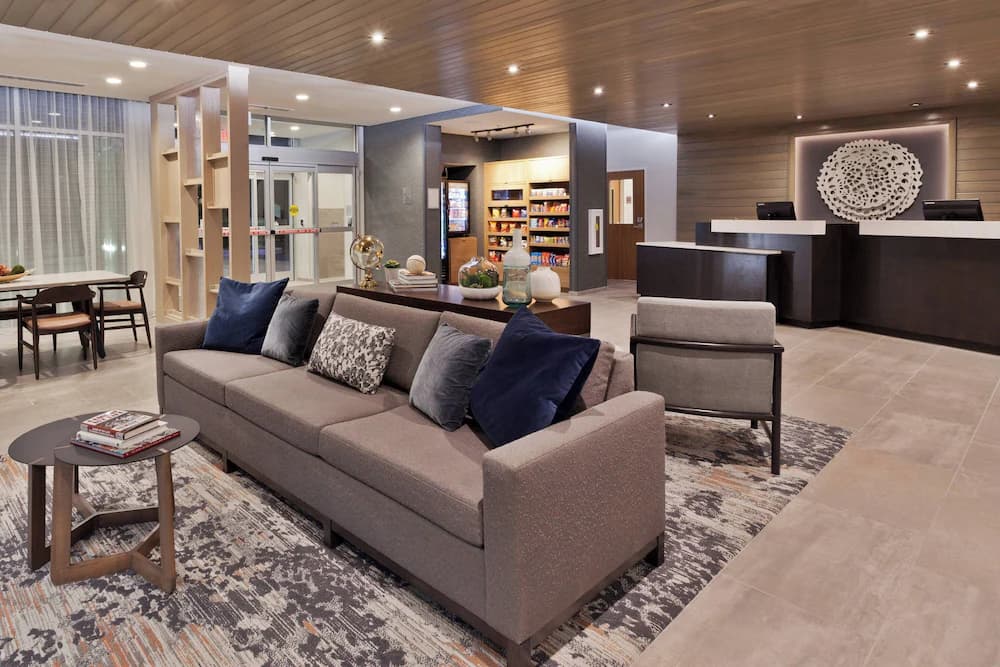 Lobby lounge