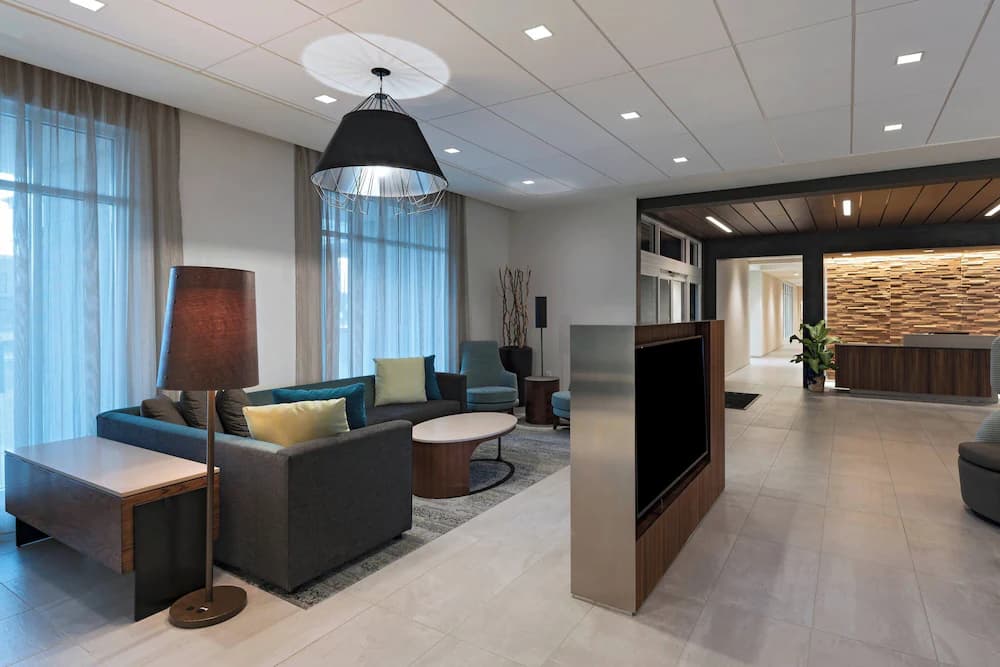 Lobby lounge