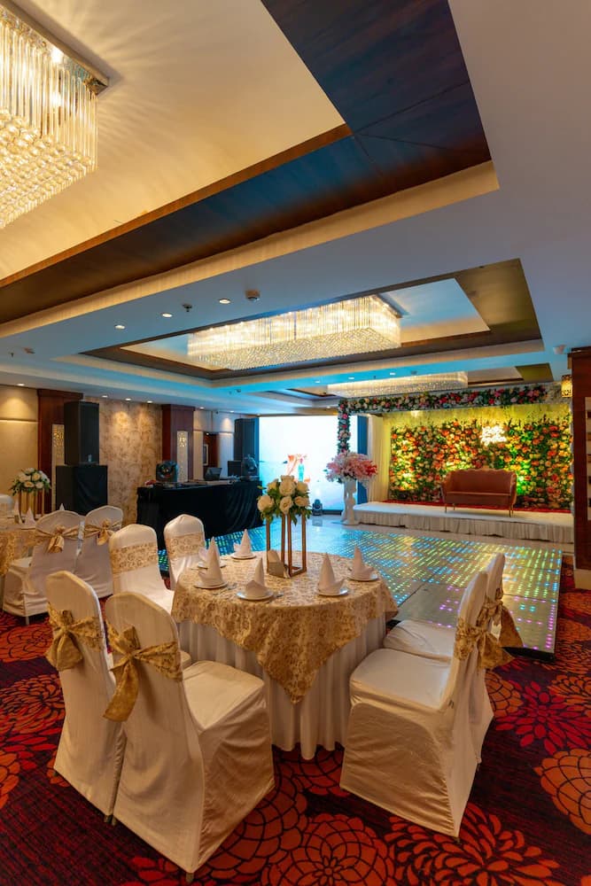 Banquet hall
