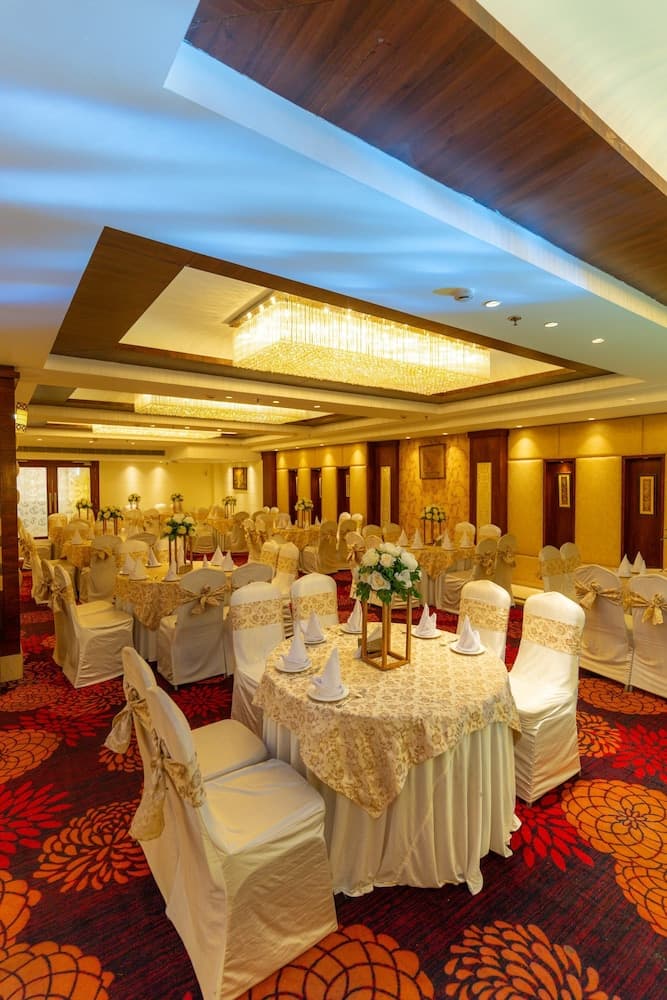 Banquet hall
